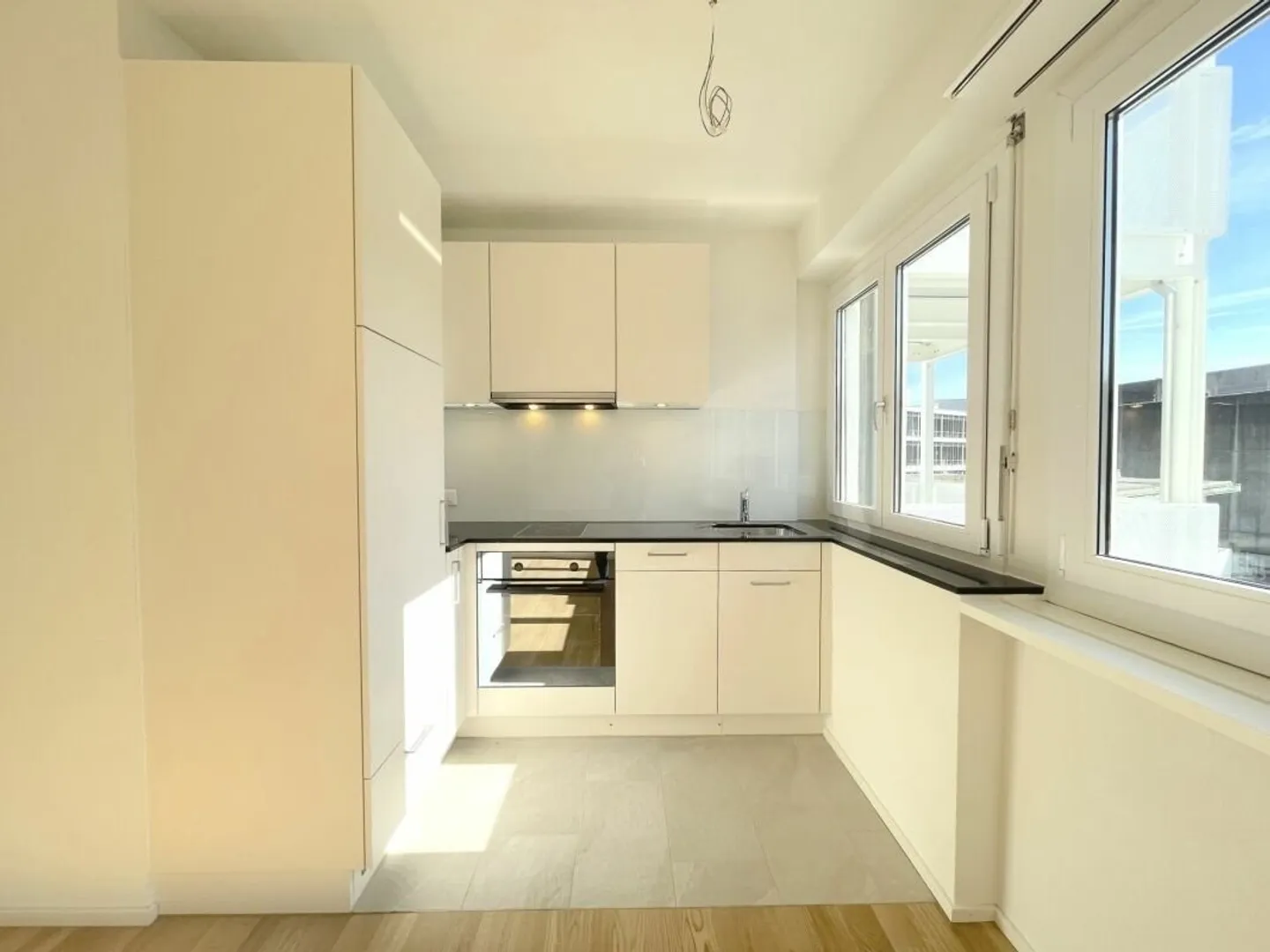 CENTRAL - MODERN - RENOVATED - Photo 2 of 8