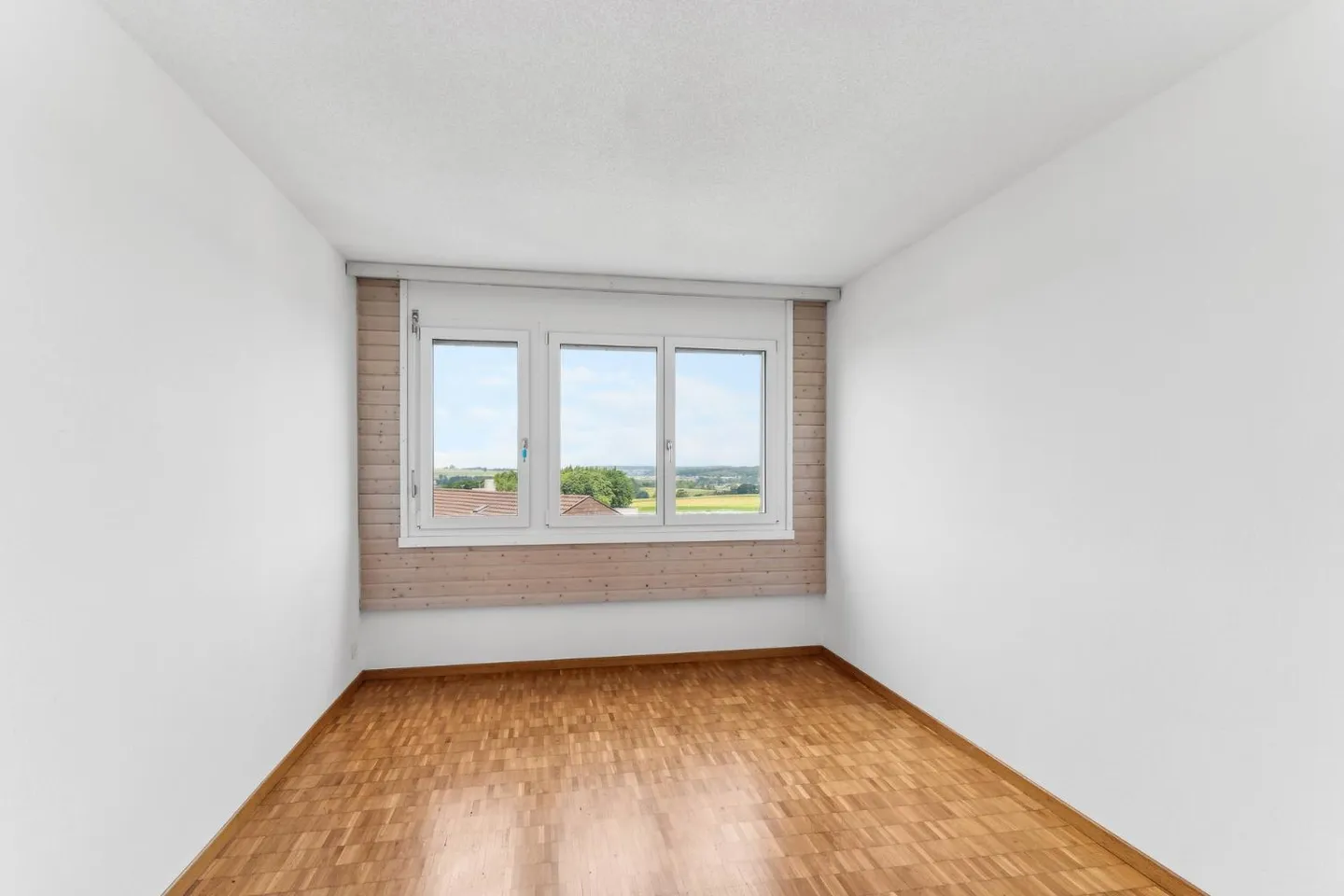 Cozy Attic Apartment - Photo 7 of 9