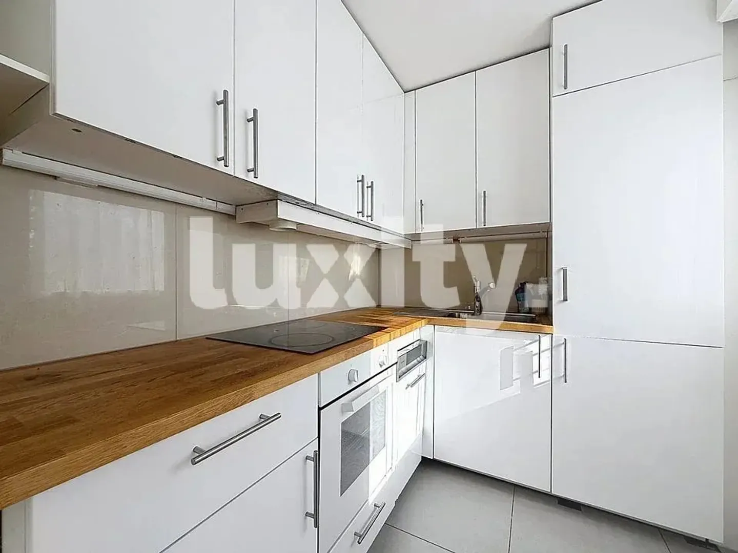 CHAVANNES-DES-BOIS ? Familienhaus von etwa 120 m² mit Garten - Foto 4 von 8