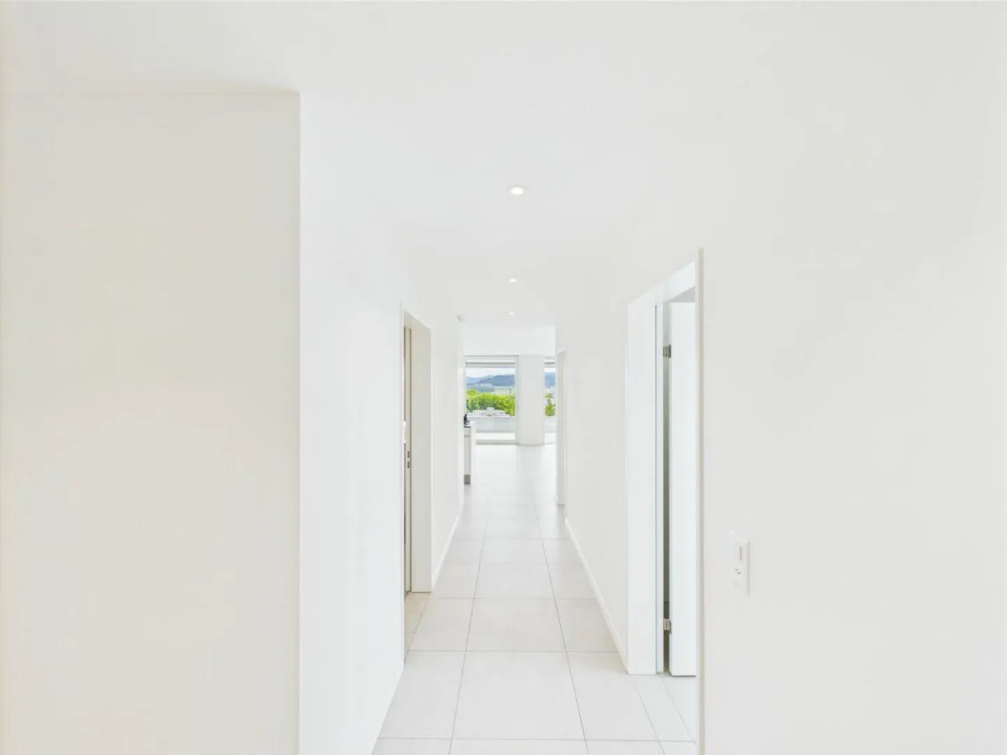 Dreamlike 3.5-Room Terrace Apartment including 2 Parking Spaces - Photo 4 of 19