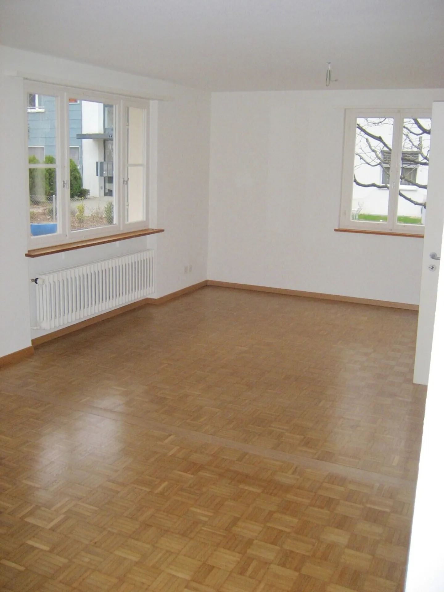 Charmante maison individuelle de 5 pièces dans un emplacement ensoleillé - Photo 5 sur 9