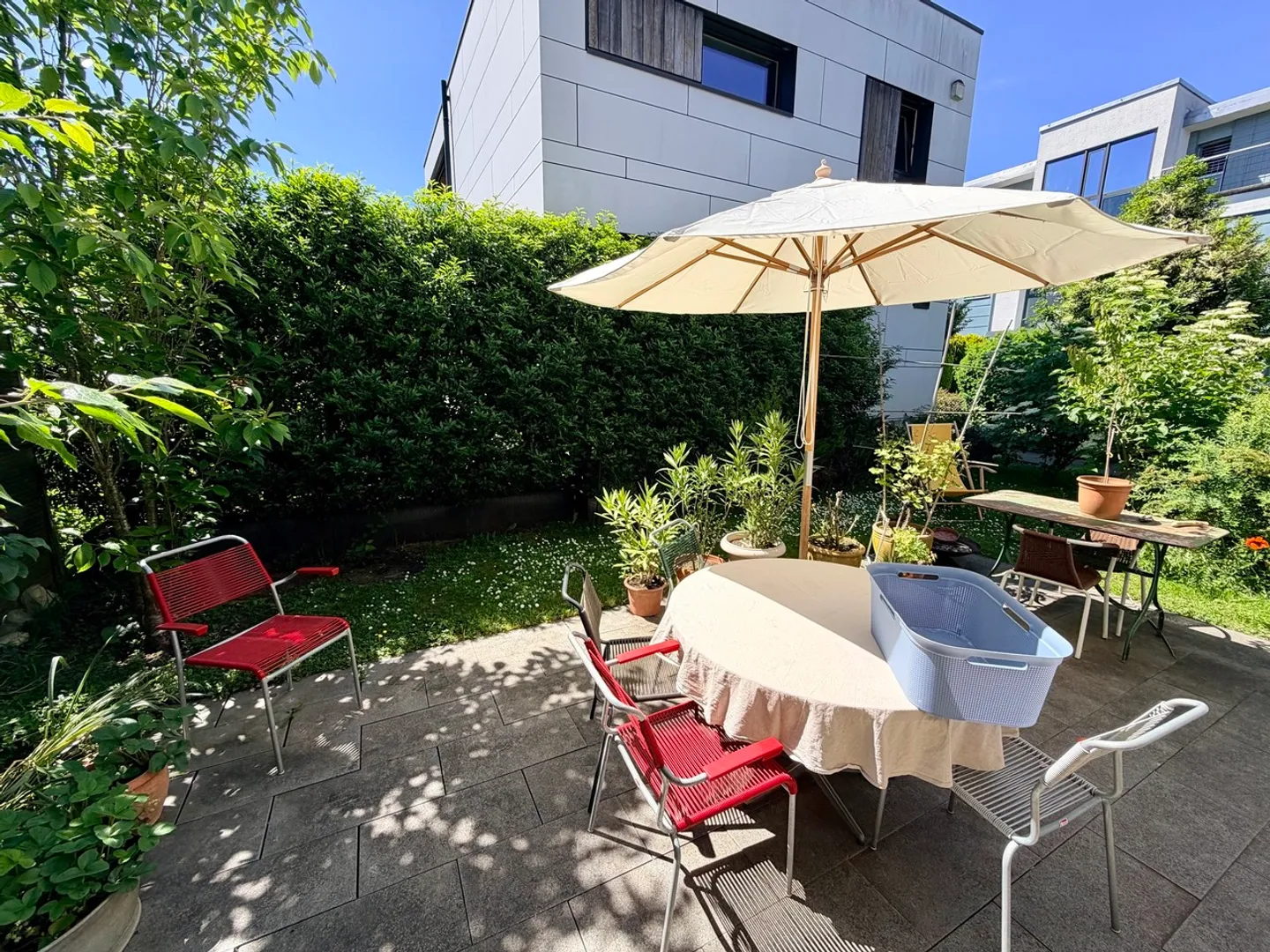 Charmante maison individuelle de 5 pièces dans un emplacement ensoleillé - Photo 8 sur 9