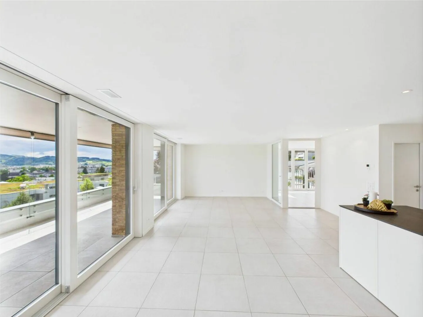 Dreamlike 3.5-Room Terrace Apartment including 2 Parking Spaces - Photo 11 of 19
