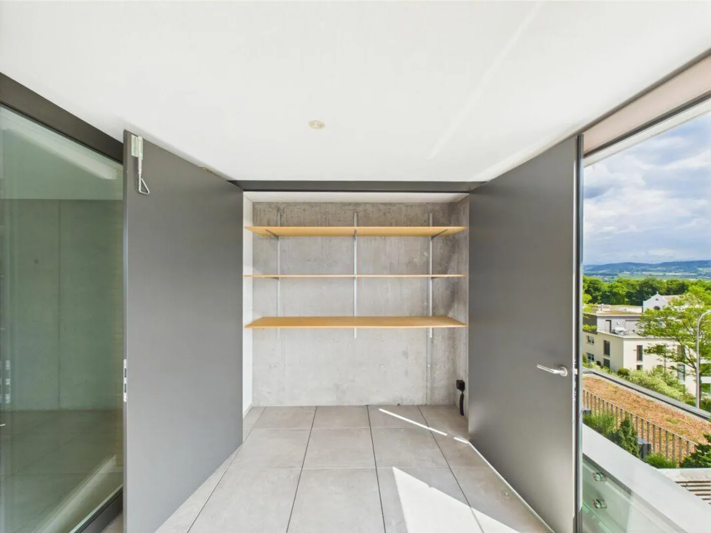 Dreamlike 3.5-Room Terrace Apartment including 2 Parking Spaces - Photo 17 of 19