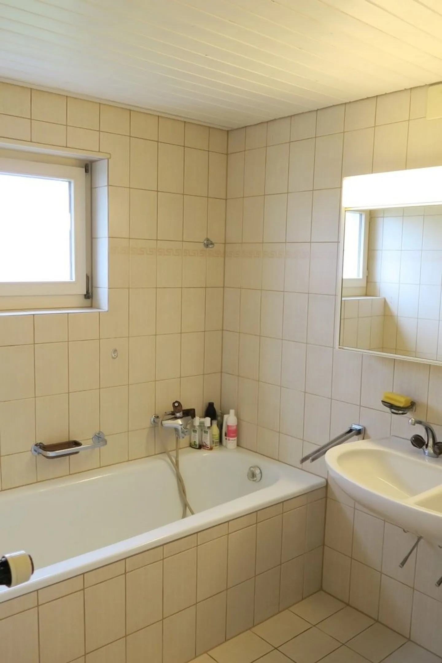 Posizione residenziale top con area giardino - Foto 4 di 10