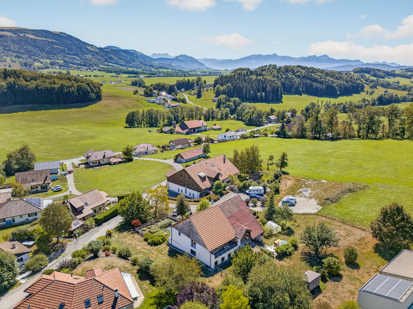 Wunderschönes renoviertes Bauernhaus, das einen Raum der Ruhe und Gelassenheit bietet - Foto 15 von 17