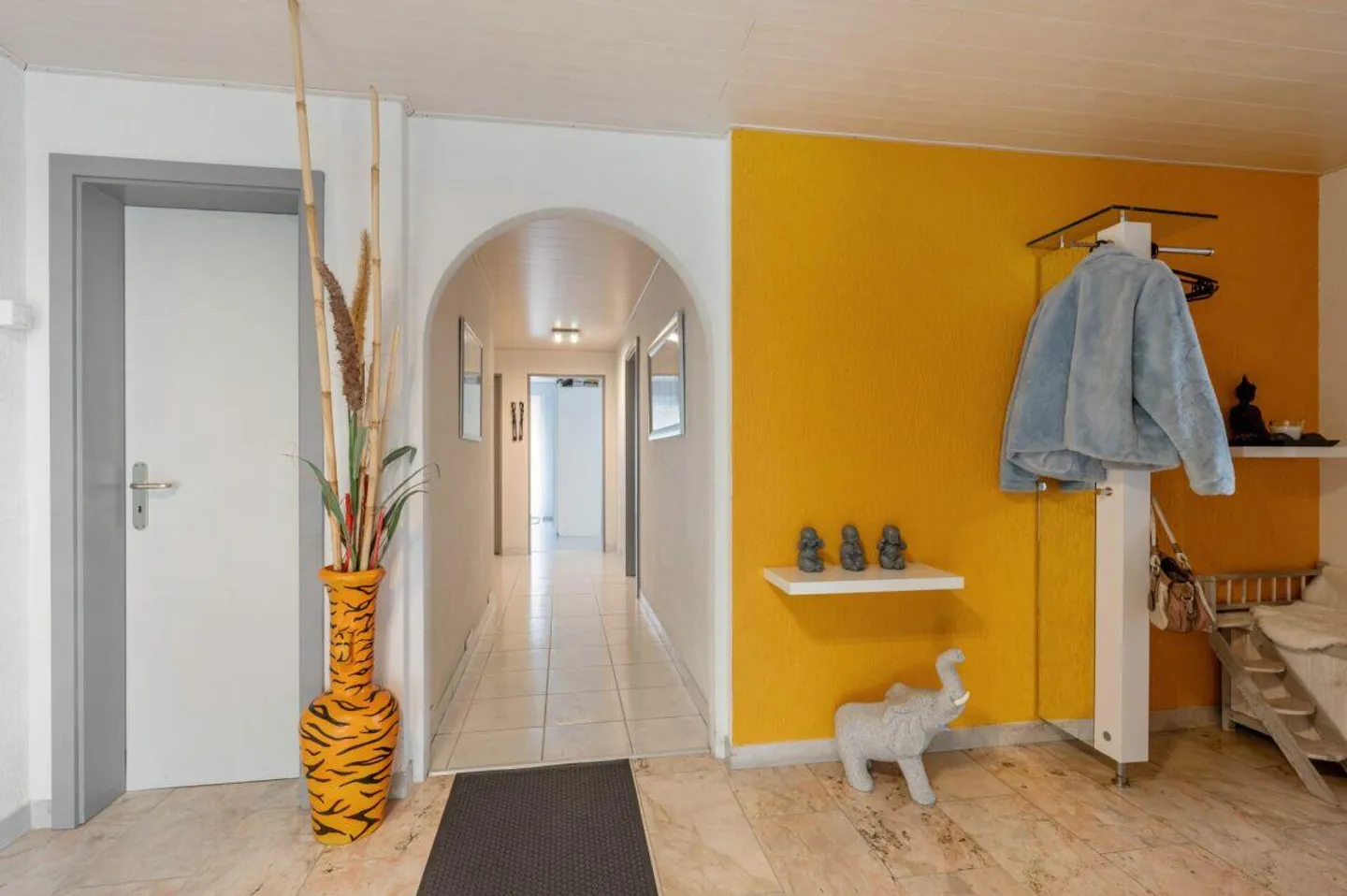 Above the rooftops of Brugg - 4.5-room terrace house with two terraces - Photo 6 of 17