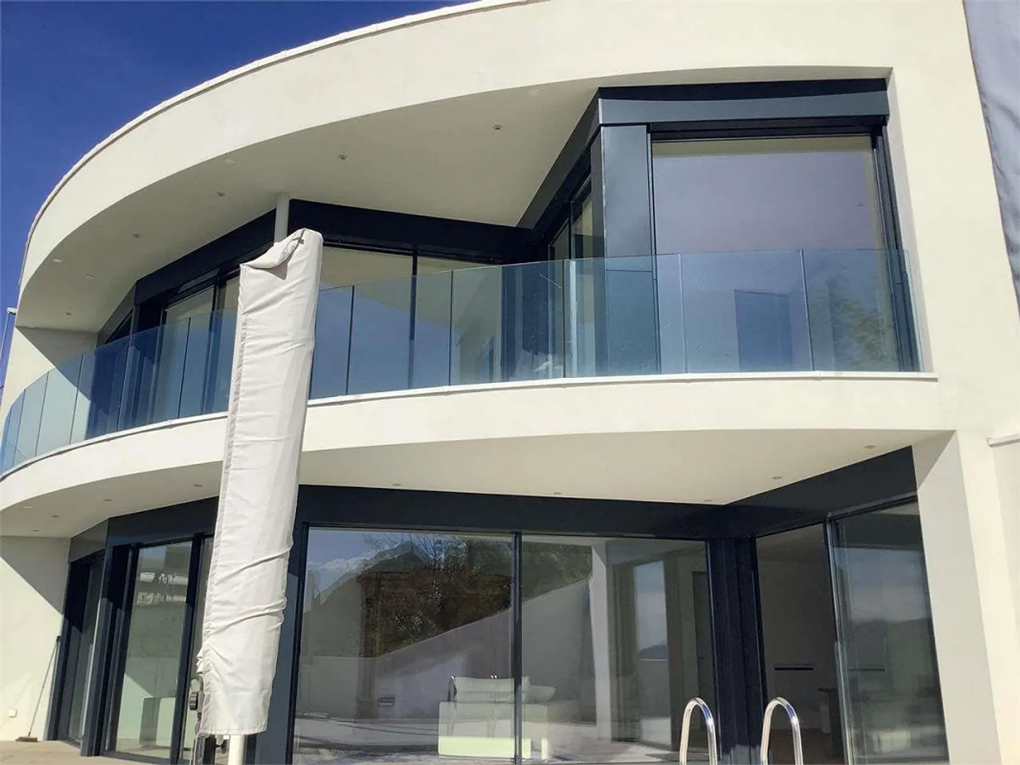 Lugano Albonago, villa moderna con piscina e vista lago - Foto 2 di 13