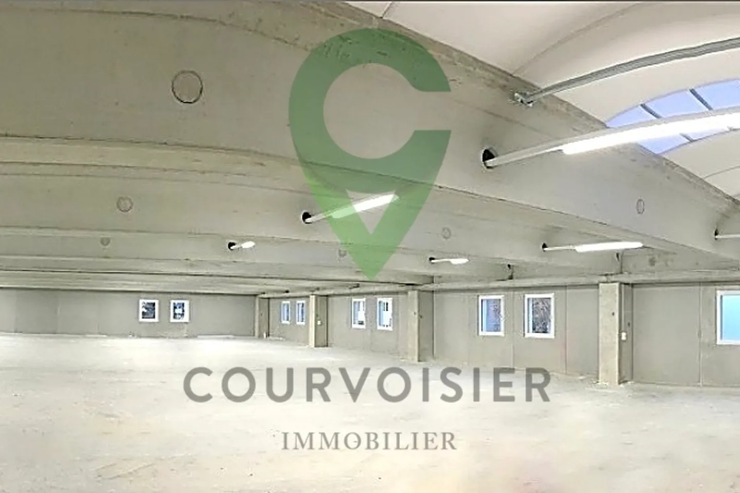 EXCLUSIVITY – Premium industrial hall of approx. 880 m² with offices and parking for rent - Photo 5 of 8