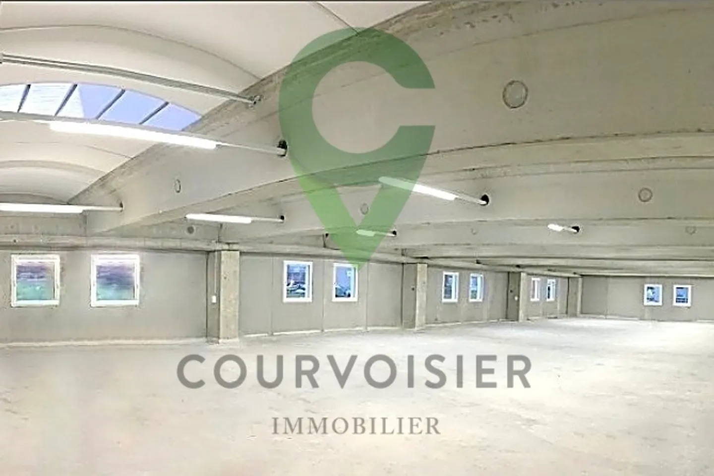 EXCLUSIVITY – Premium industrial hall of approx. 880 m² with offices and parking for rent - Photo 4 of 8