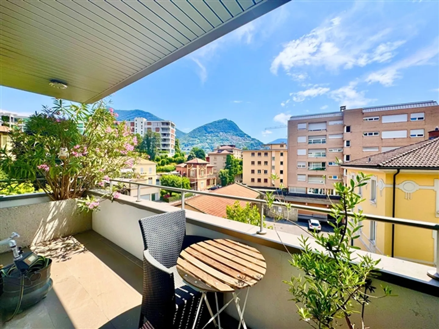 Appartement 3.5 pièces avec double terrasse dans un emplacement privilégié au cœur de Lugano - Photo 3 sur 17