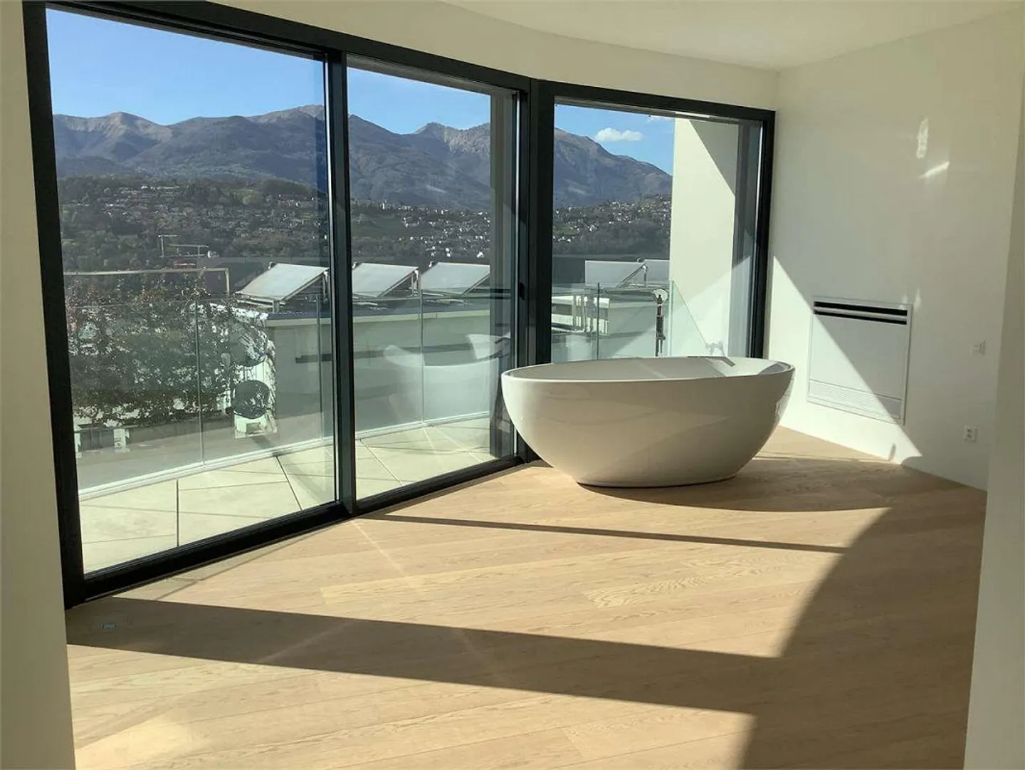 Lugano Albonago, villa moderna con piscina e vista lago - Foto 12 di 13