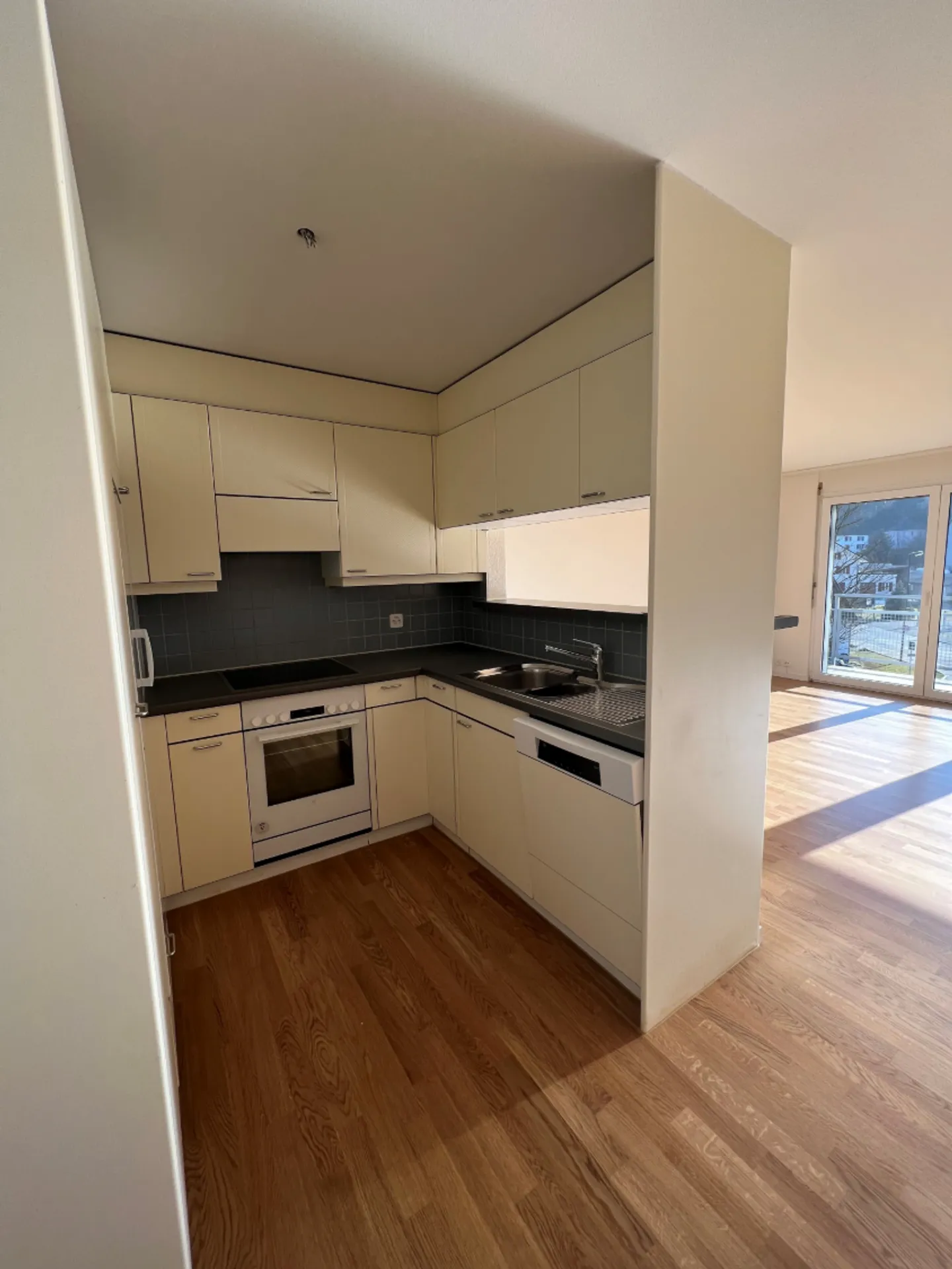 Appartamento duplex accogliente nel centro di Uster - Foto 4 di 6