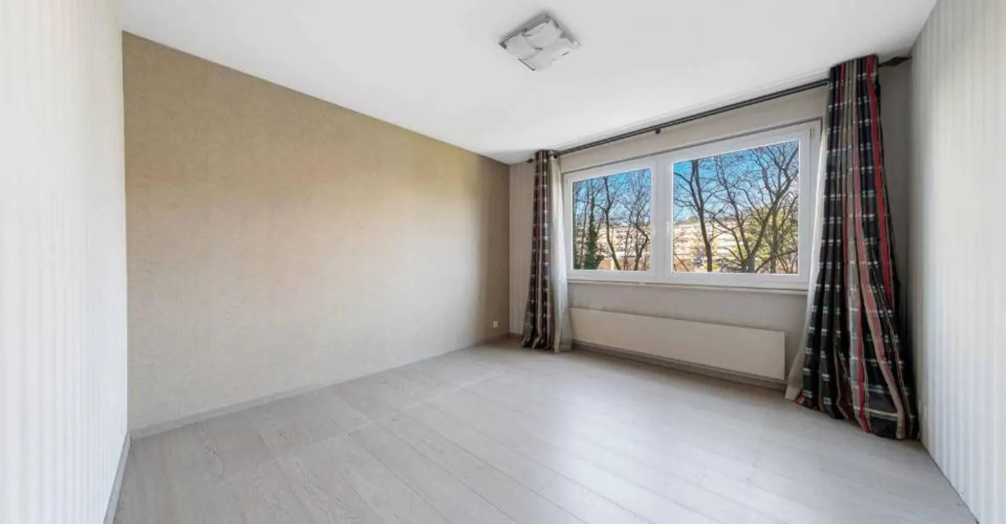 Appartement rénové avec vue sur le lac - Photo 6 sur 8
