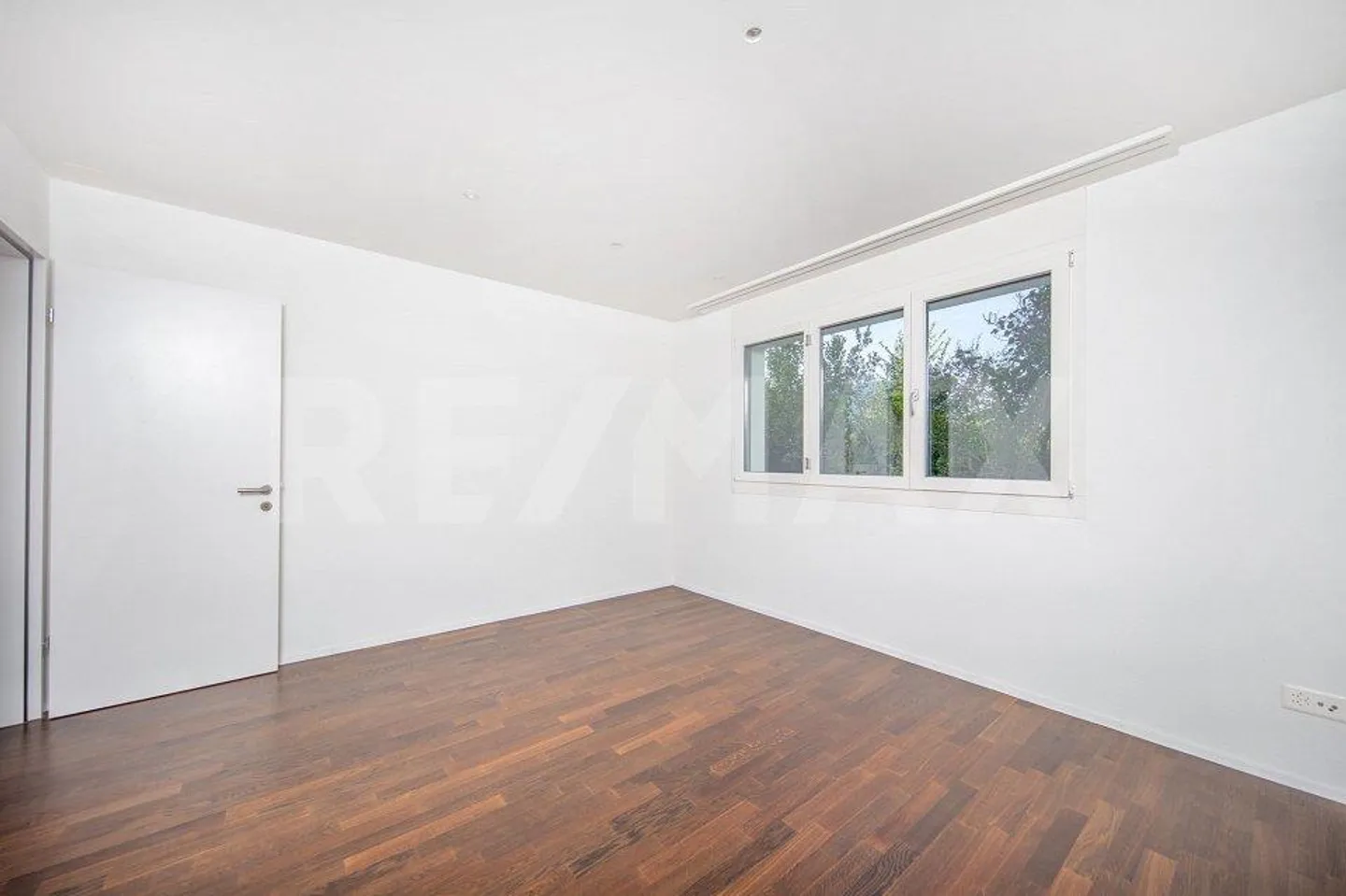 Appartamento elegante e luminoso di 3,5 locali con grande terrazza e panorama montano... - Foto 5 di 13