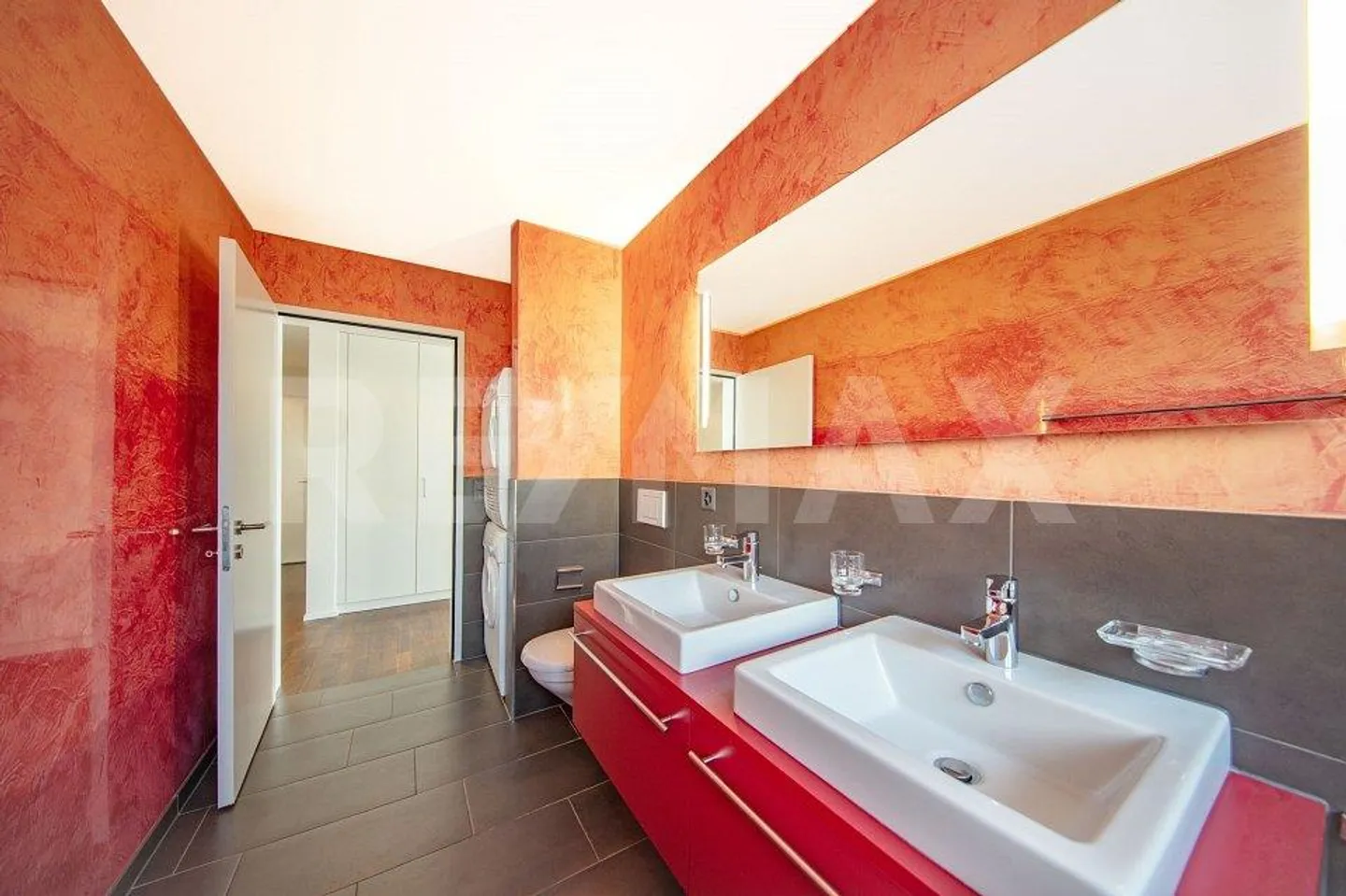Appartamento elegante e luminoso di 3,5 locali con grande terrazza e panorama montano... - Foto 6 di 13