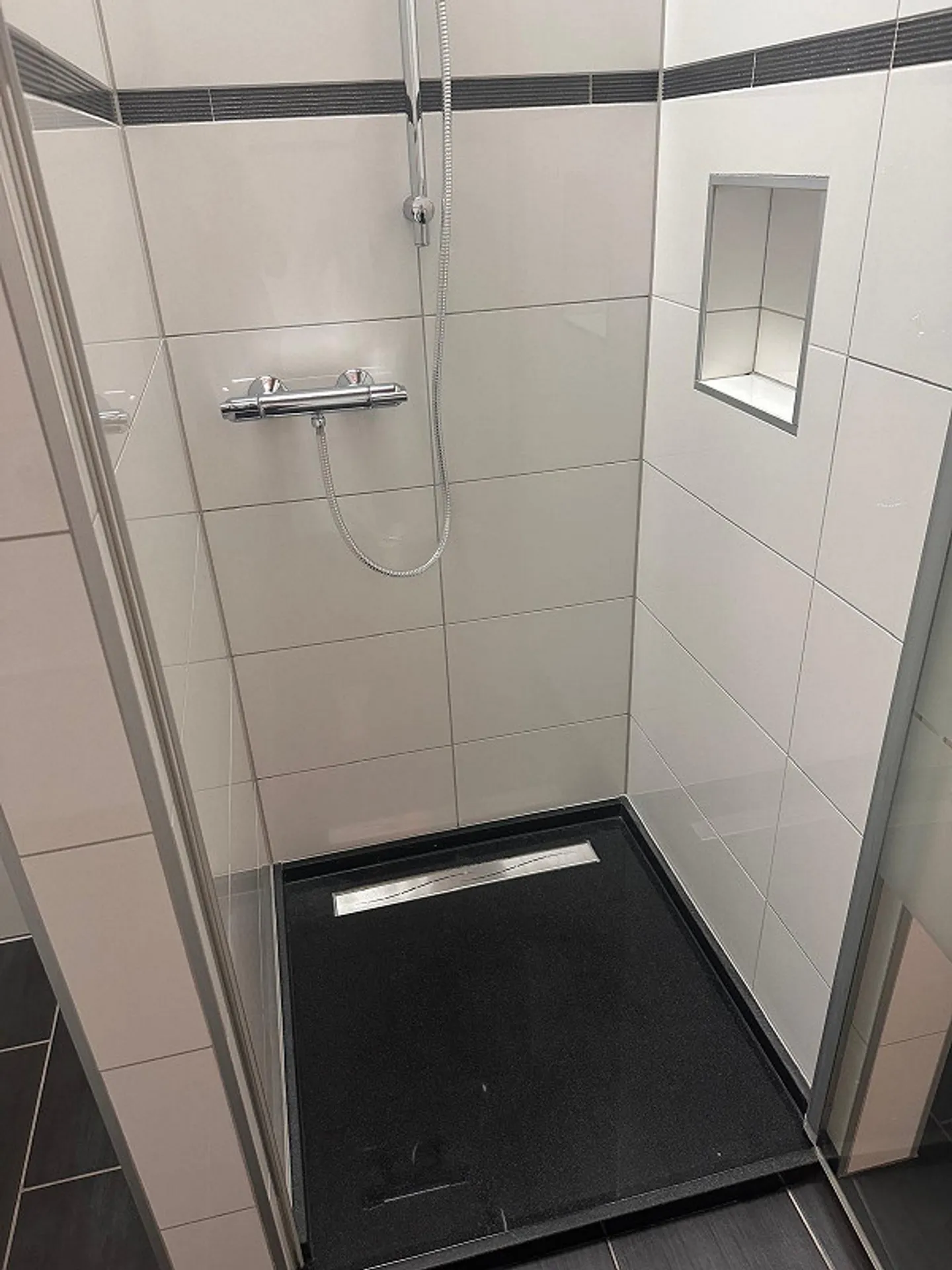 bright very large 3.5 room apartment - Photo 9 of 21