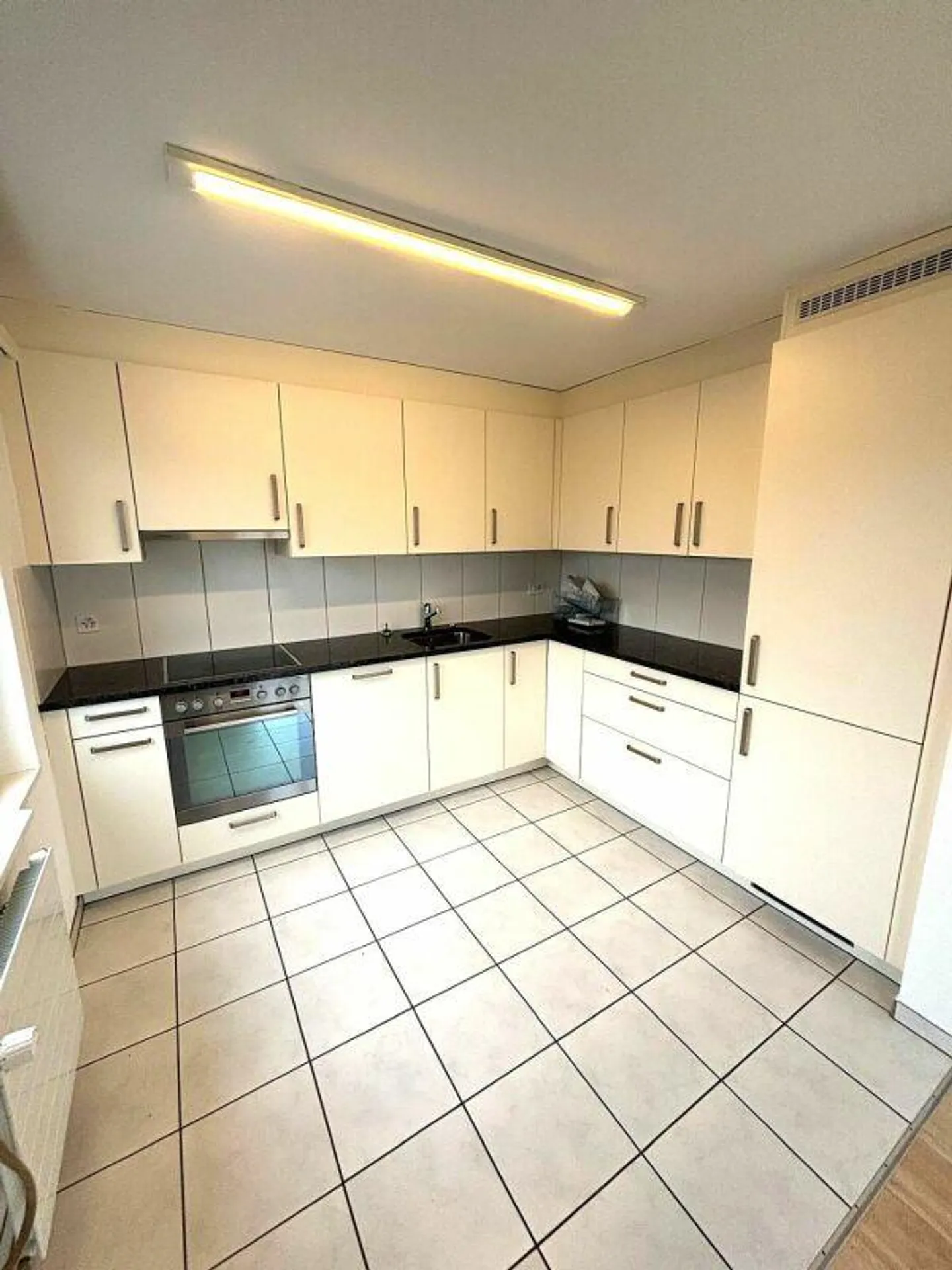 Bright 3.5 room apartment for rent - Photo 3 of 10