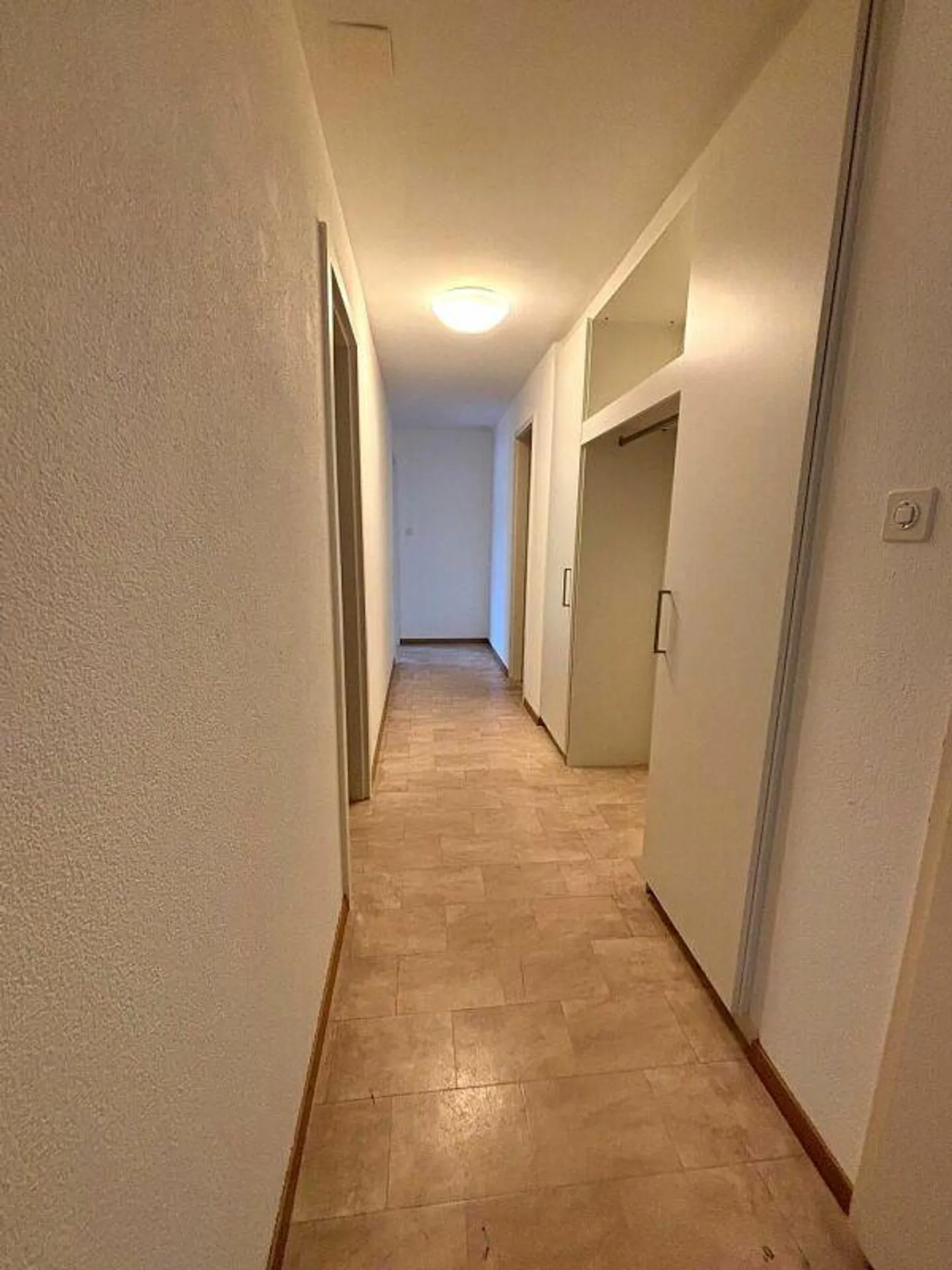 Bright 3.5 room apartment for rent - Photo 5 of 10