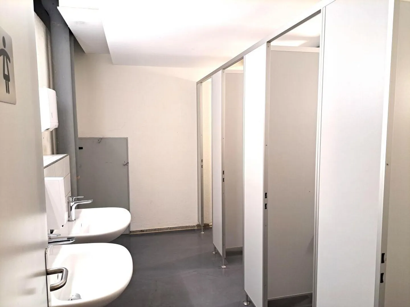 Emplacement idéal avec vue sur le Rhin dans le centre d'affaires de Mühlenen - Photo 6 sur 8