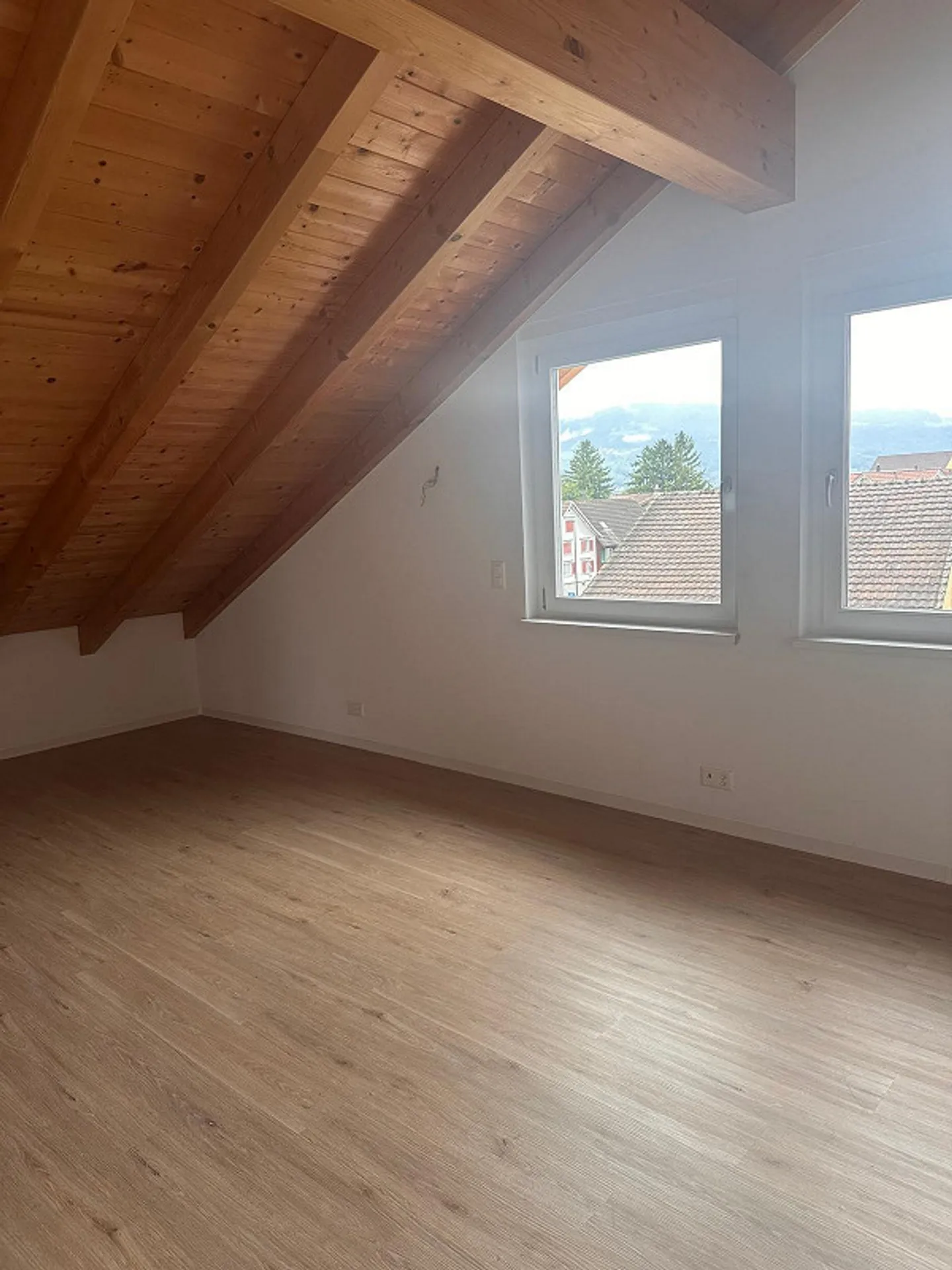 bright very large 3.5 room apartment - Photo 15 of 21