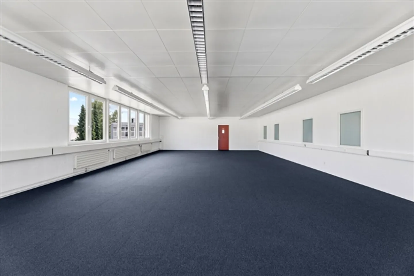 Spazio commerciale flessibile con luce naturale - Foto 8 di 11