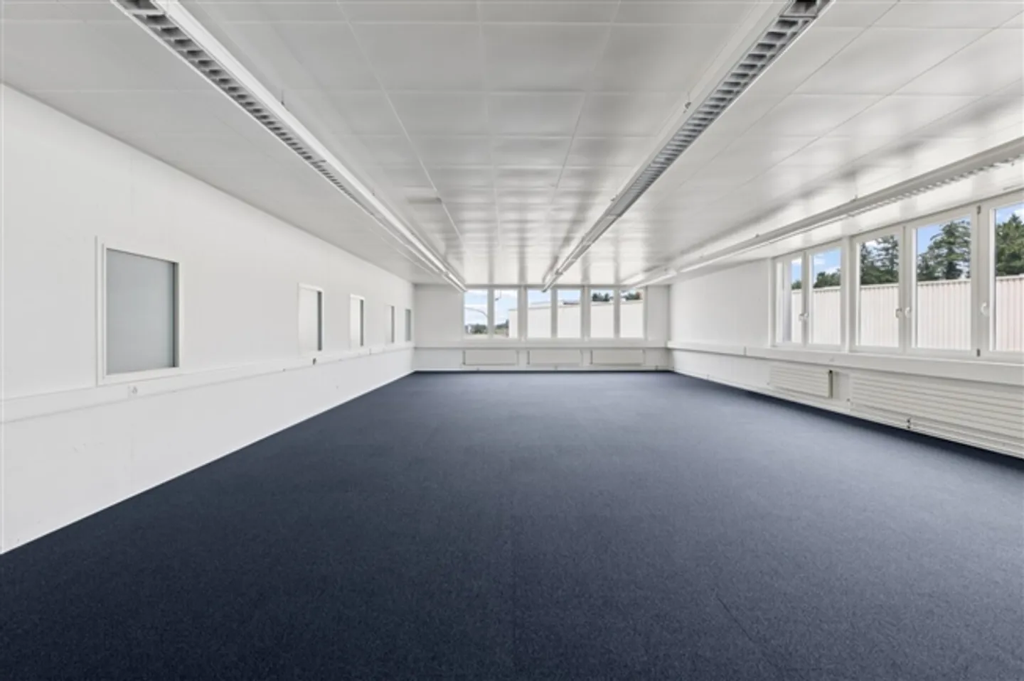 Spazio commerciale flessibile con luce naturale - Foto 5 di 11