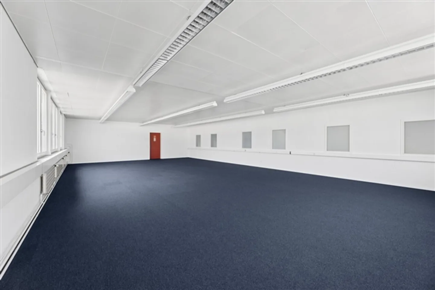 Spazio commerciale flessibile con luce naturale - Foto 9 di 11