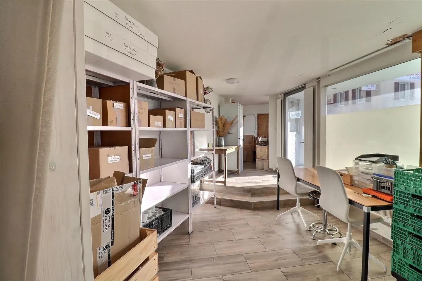 Superb commercial space - Photo 4 of 6