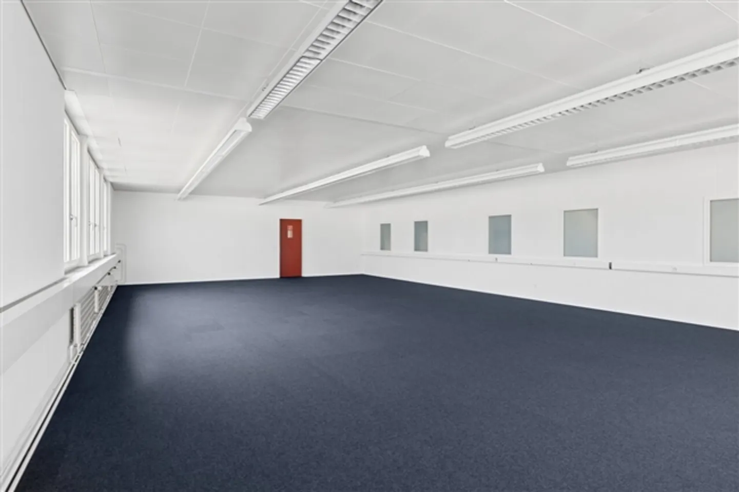 Spazio commerciale flessibile con luce naturale - Foto 10 di 11