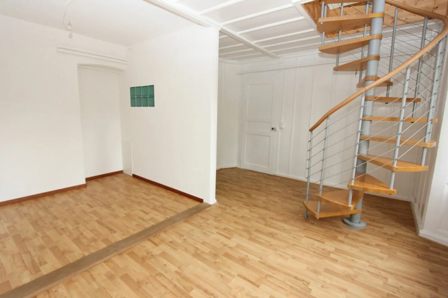 Duplex di 3,5 stanze al piano terra nel quartiere Crêt-Vaillant - Foto 3 di 8