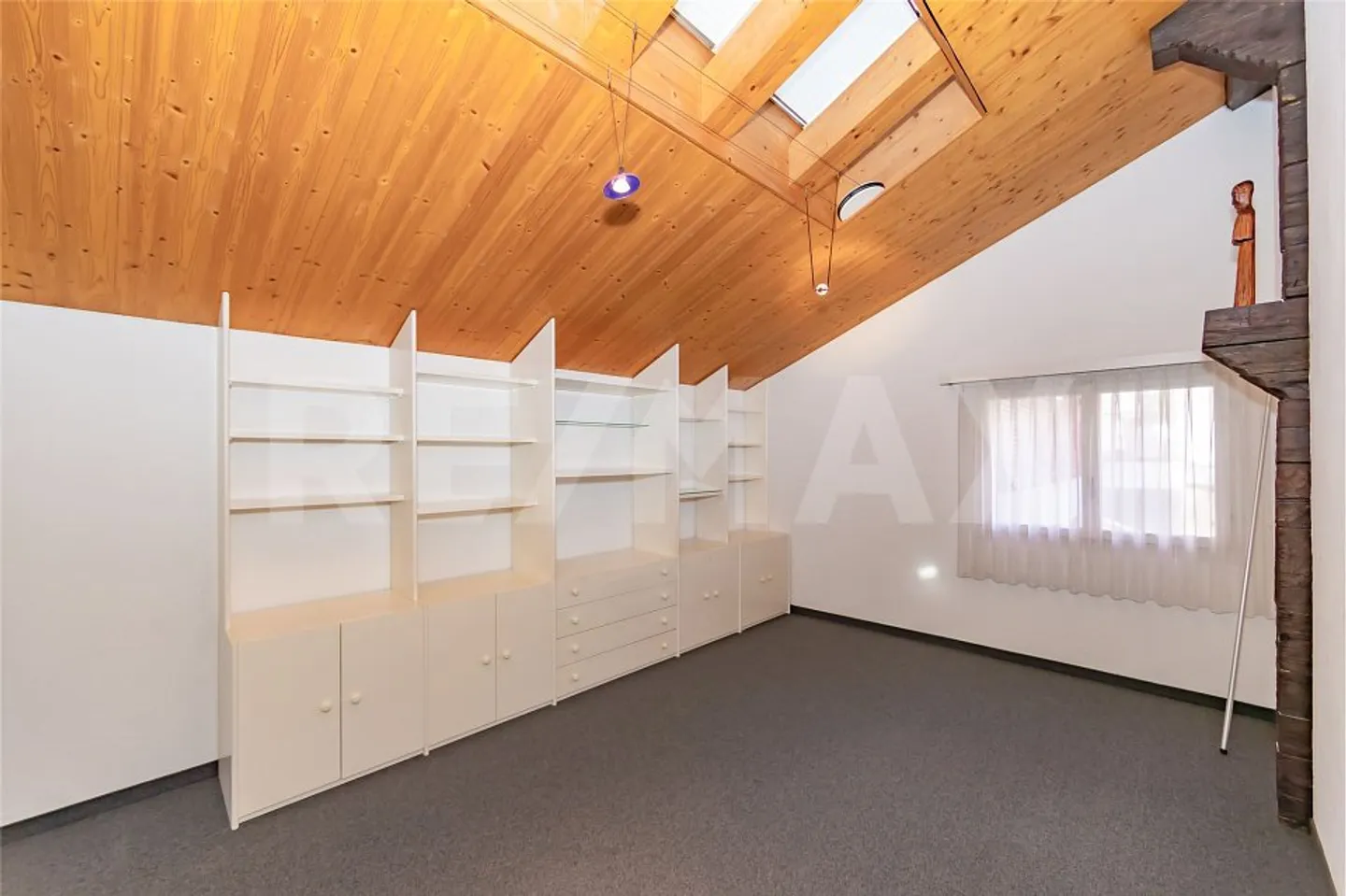 Historic house directly on the Sarner-Aa (half house) with storage space and garage with workshop - Photo 8 of 13