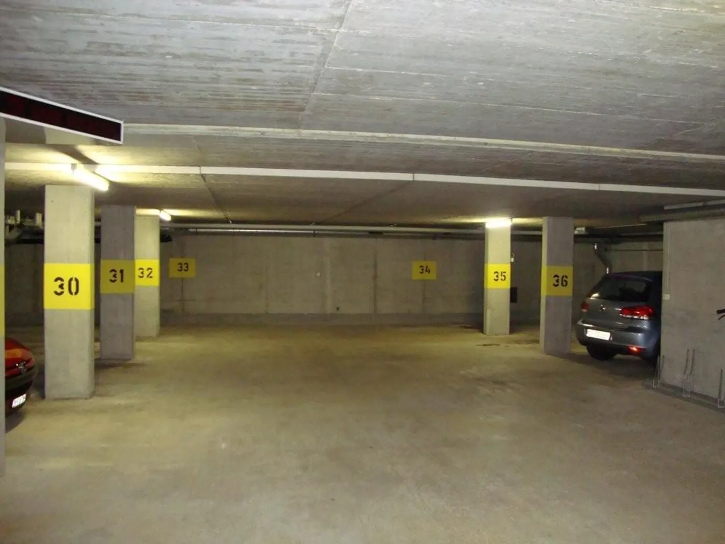 Your parking space in Zurich-Altstetten underground garage - Photo 2 of 2