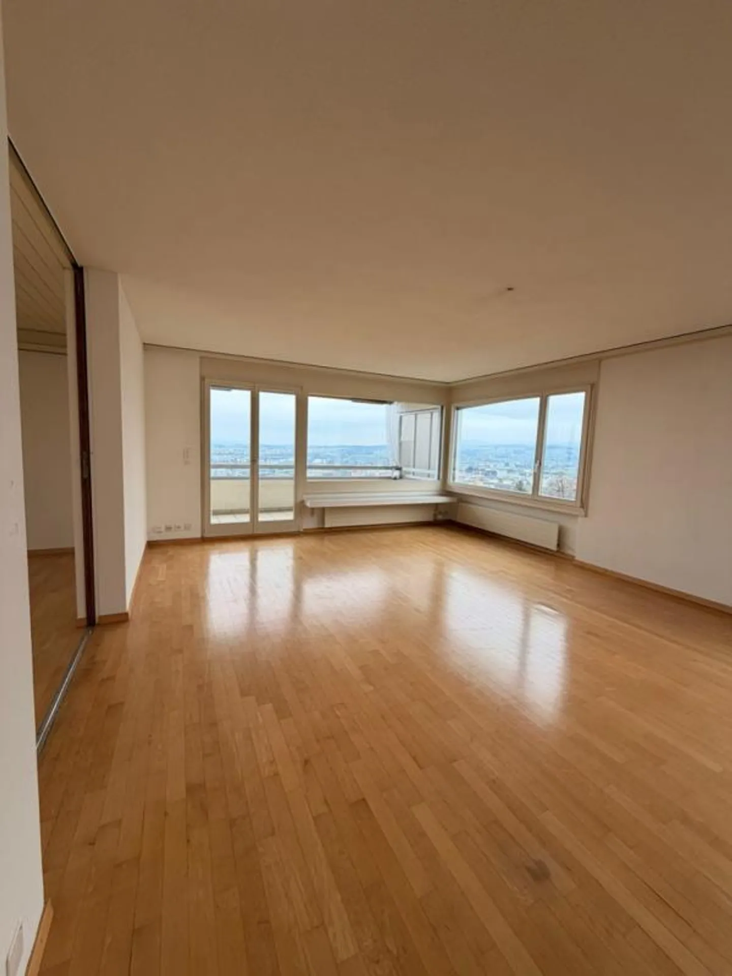 Wunderschöne Attikawohnung mit Seesicht - Foto 3 von 10