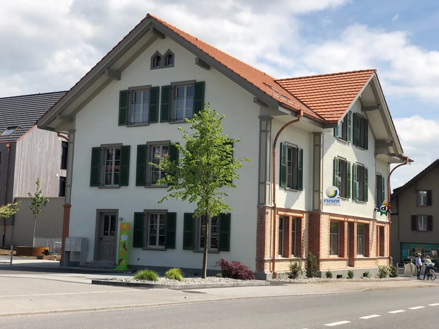 Accogliente appartamento mansardato di 3,5 stanze nel centro di Wichtrach - Foto 1 di 6