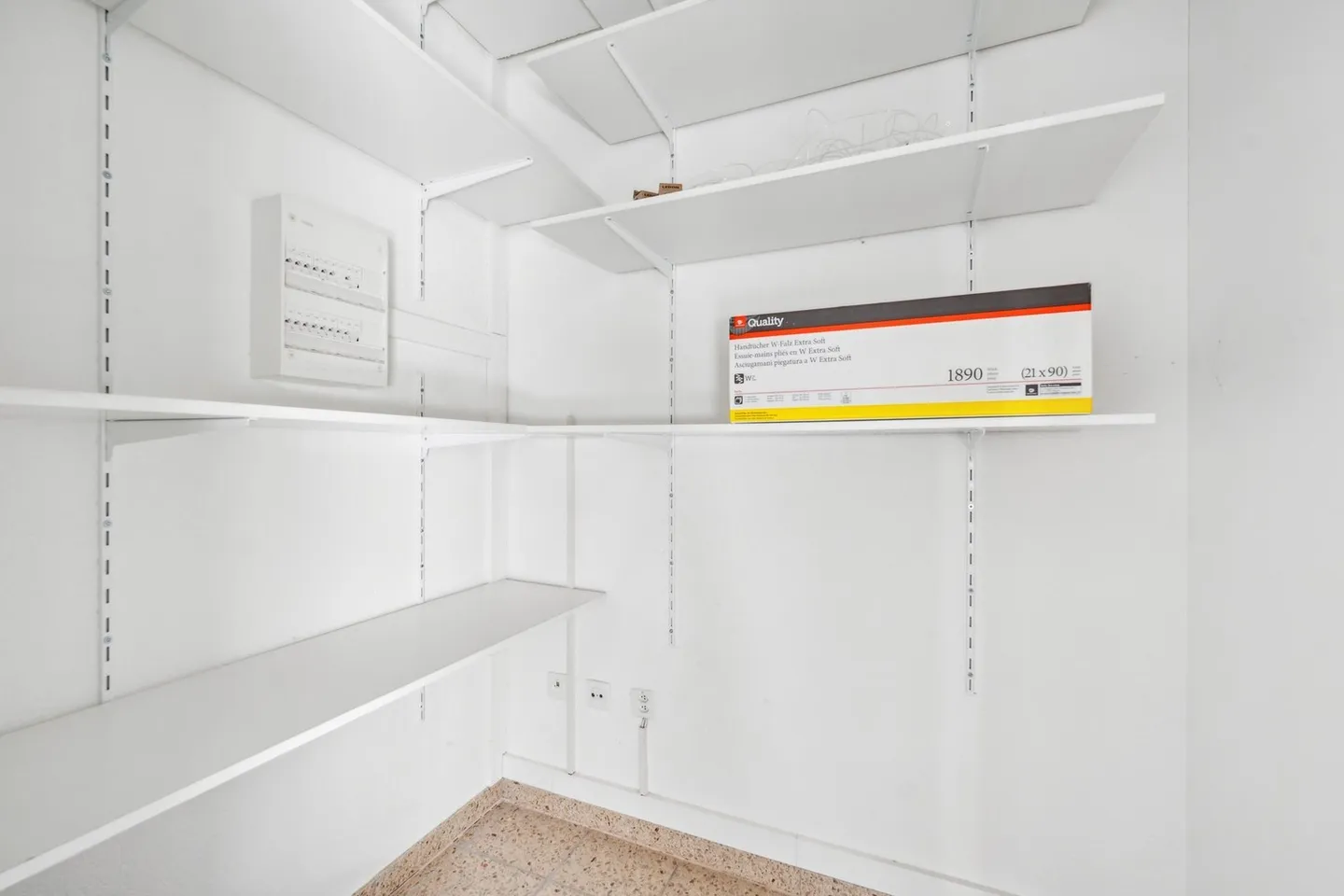 Attraktive Gewerbefläche mit Schaufenster an der Hauptstrasse - Foto 10 von 11