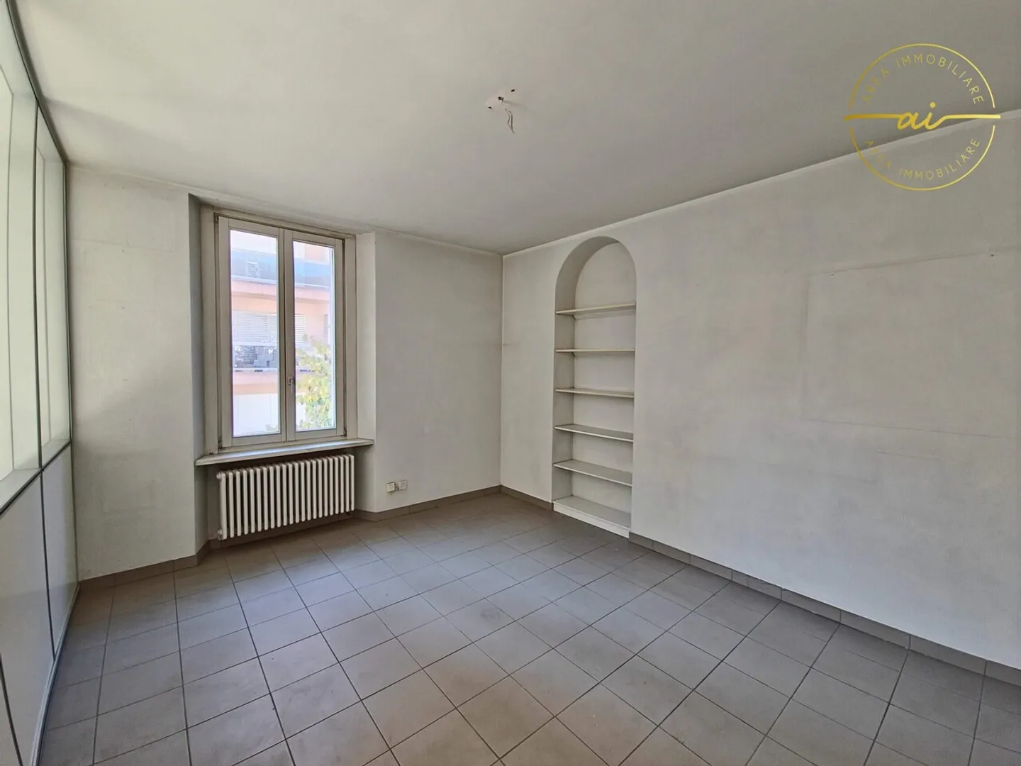 BUREAU À QUELQUES PAS DU CENTRE DE CHIASSO - Photo 6 sur 9