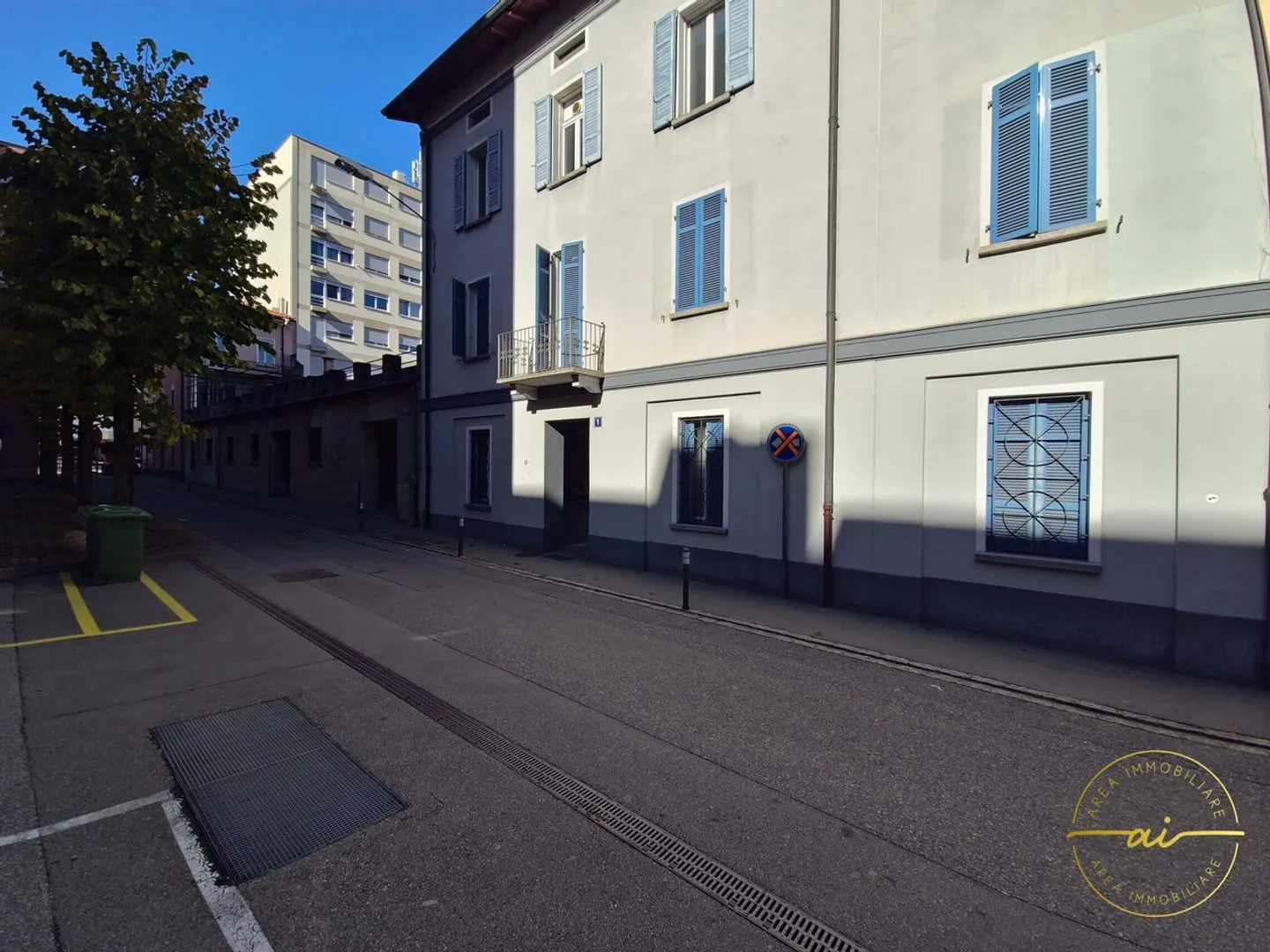 BUREAU À QUELQUES PAS DU CENTRE DE CHIASSO - Photo 8 sur 9