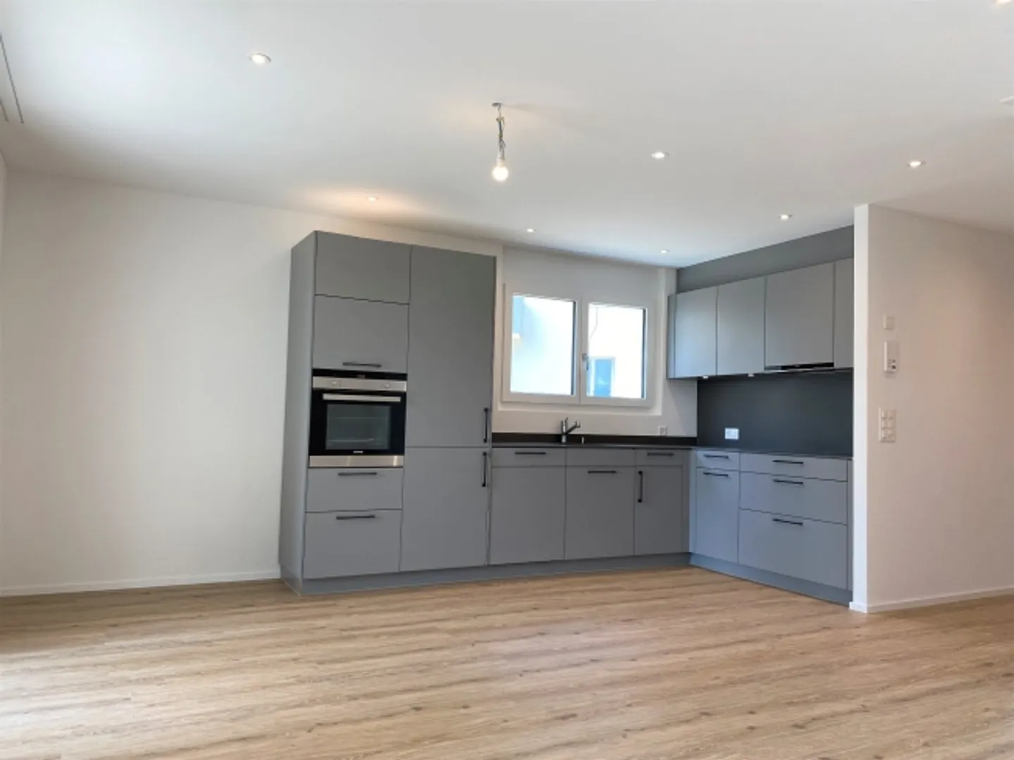 Top 2.5-Zi.-WG al piano terra con orientamento a sud a Stachen-Arbon TG - Foto 3 di 15