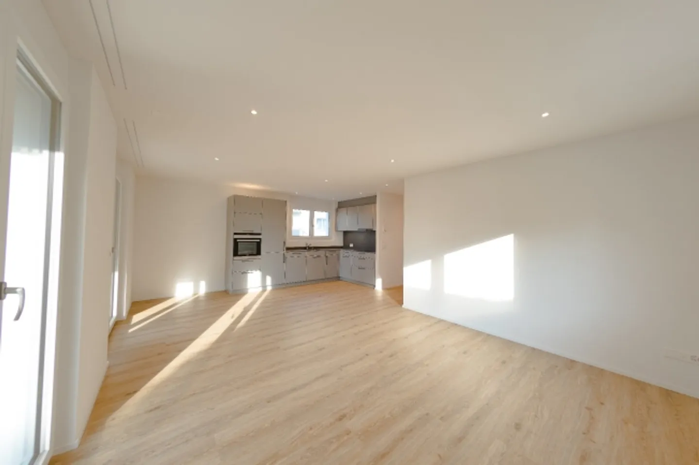 Top 2.5-Zi.-WG al piano terra con orientamento a sud a Stachen-Arbon TG - Foto 4 di 15