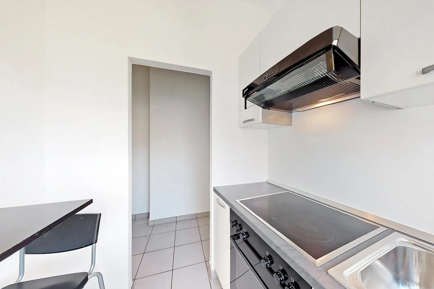 Molino Nuovo erwartet Sie: Licht, Ruhe und ideale Lage - Foto 6 von 11