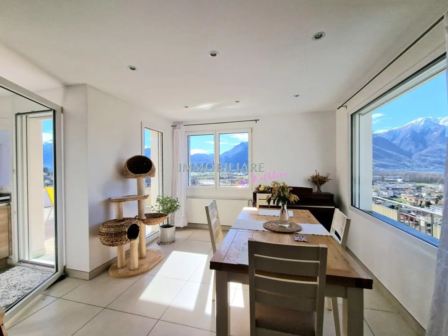 Appartamento per le vacanze con vista fantastica, camino, giardino e garage - Foto 3 di 20