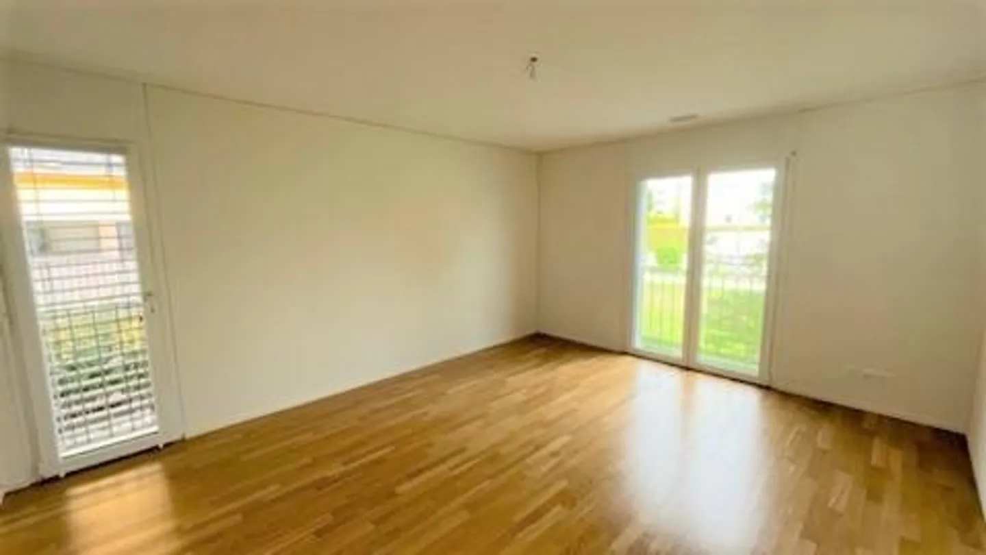 Sunny and very large 4.5-room apartment with 15m2 balcony - Photo 8 of 12