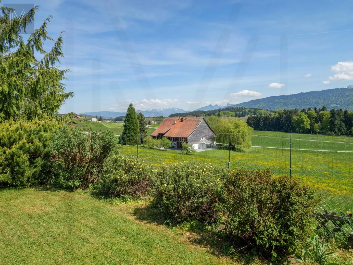 Architectural Villa with Stunning Views - Photo 16 of 17