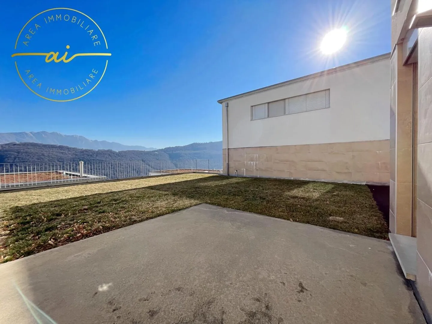 Villa moderna con terrazza panoramica - Foto 6 di 12