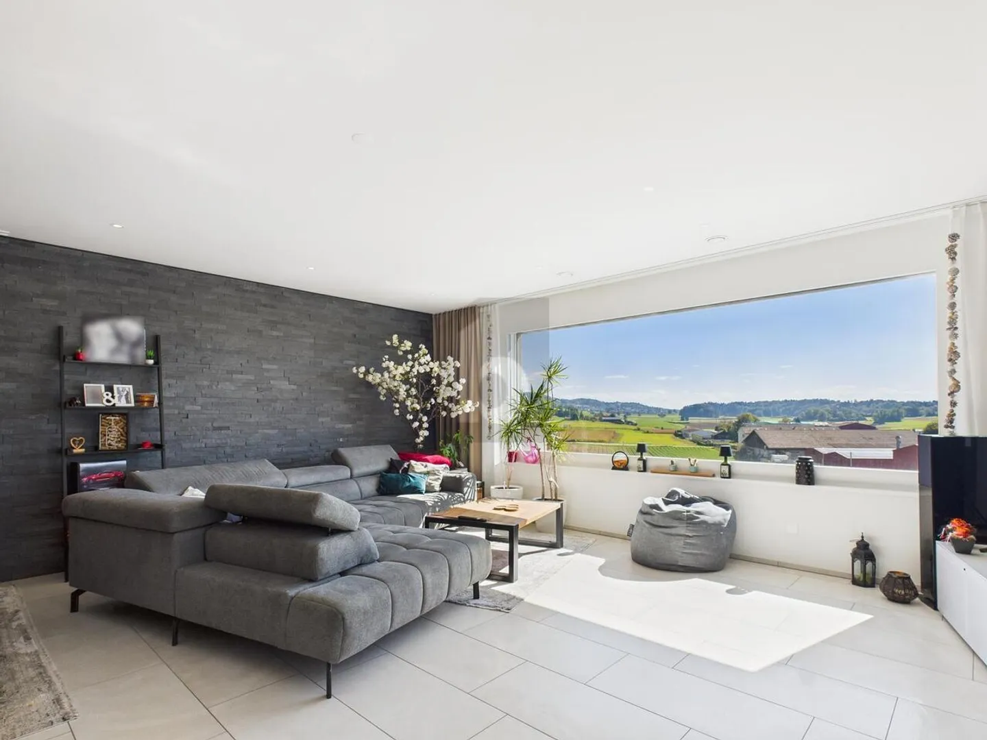 Gioiello esclusivo con vista - Foto 3 di 6