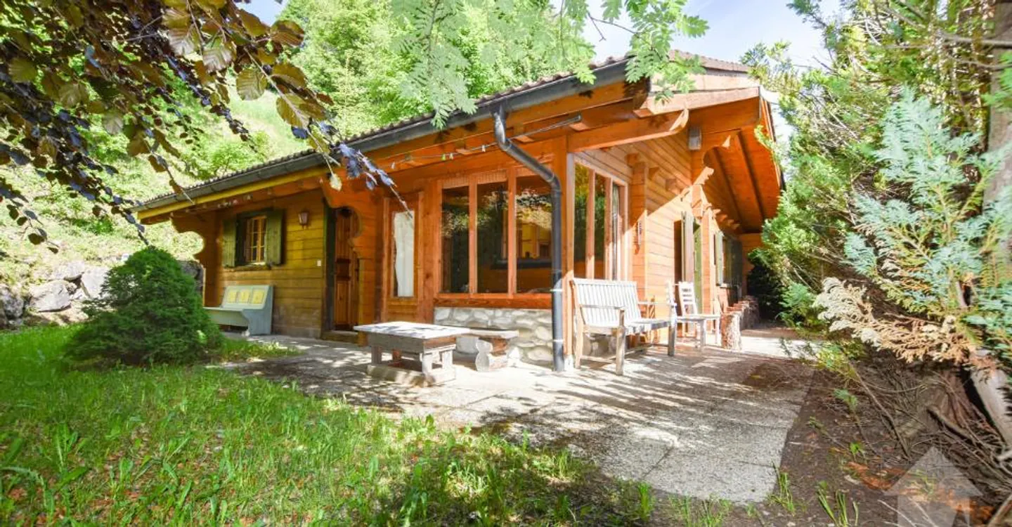 Charmantes Chalet mit Garten - Foto 1 von 13