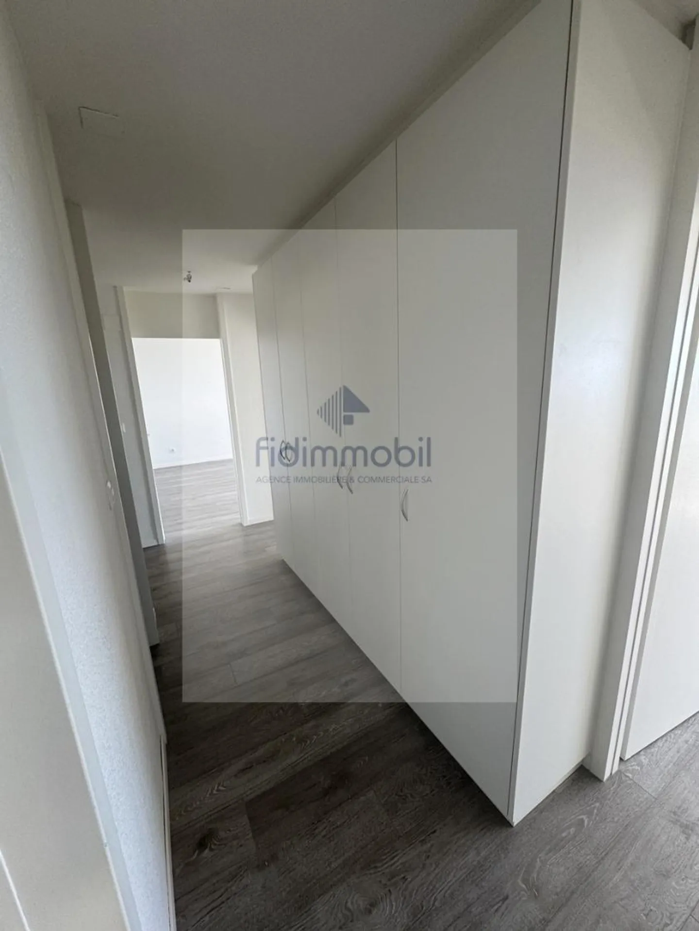 Penthouse avec 5.5 pièces et vue imprenable - Photo 5 sur 9