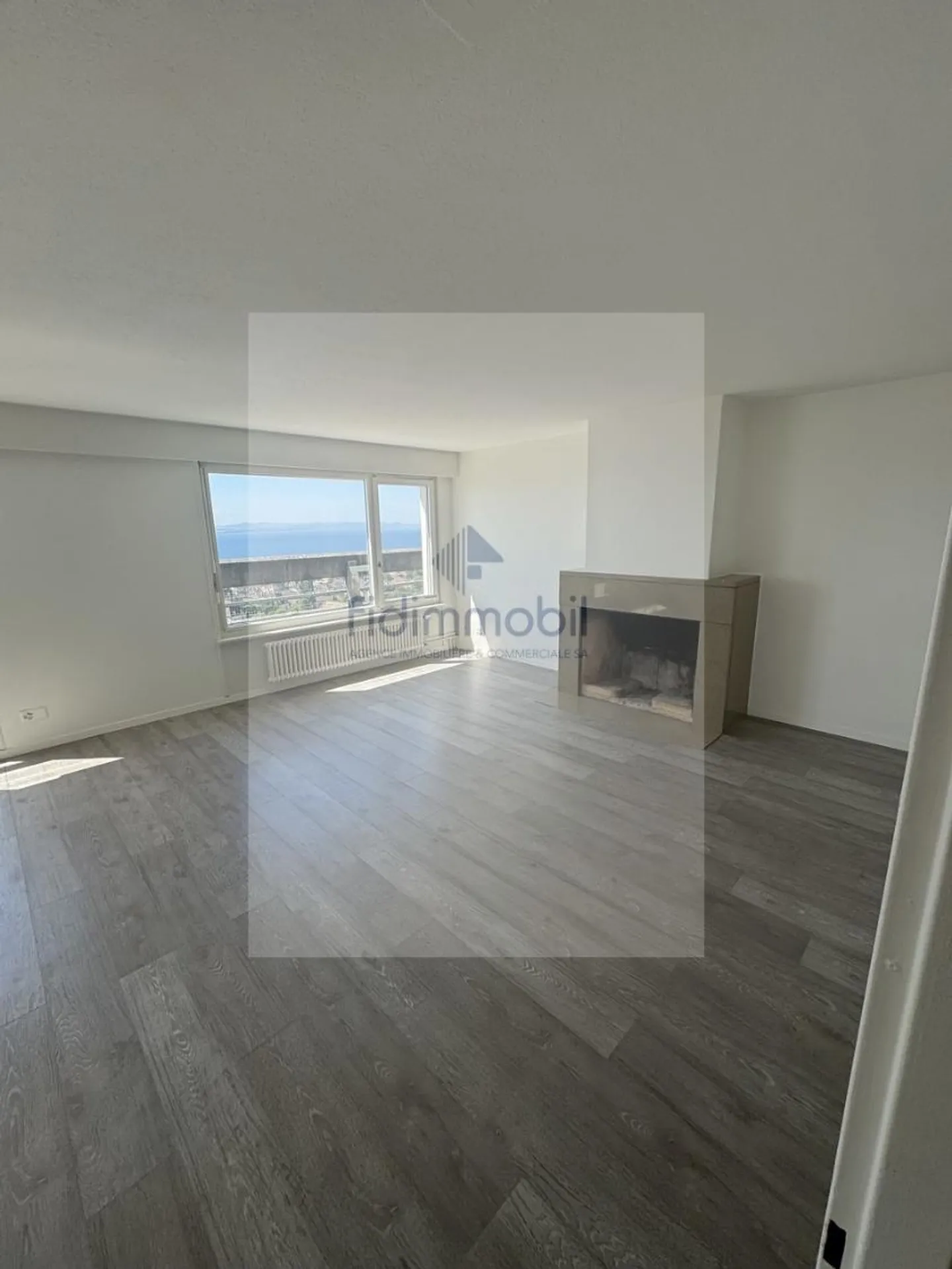 Penthouse avec 5.5 pièces et vue imprenable - Photo 2 sur 9