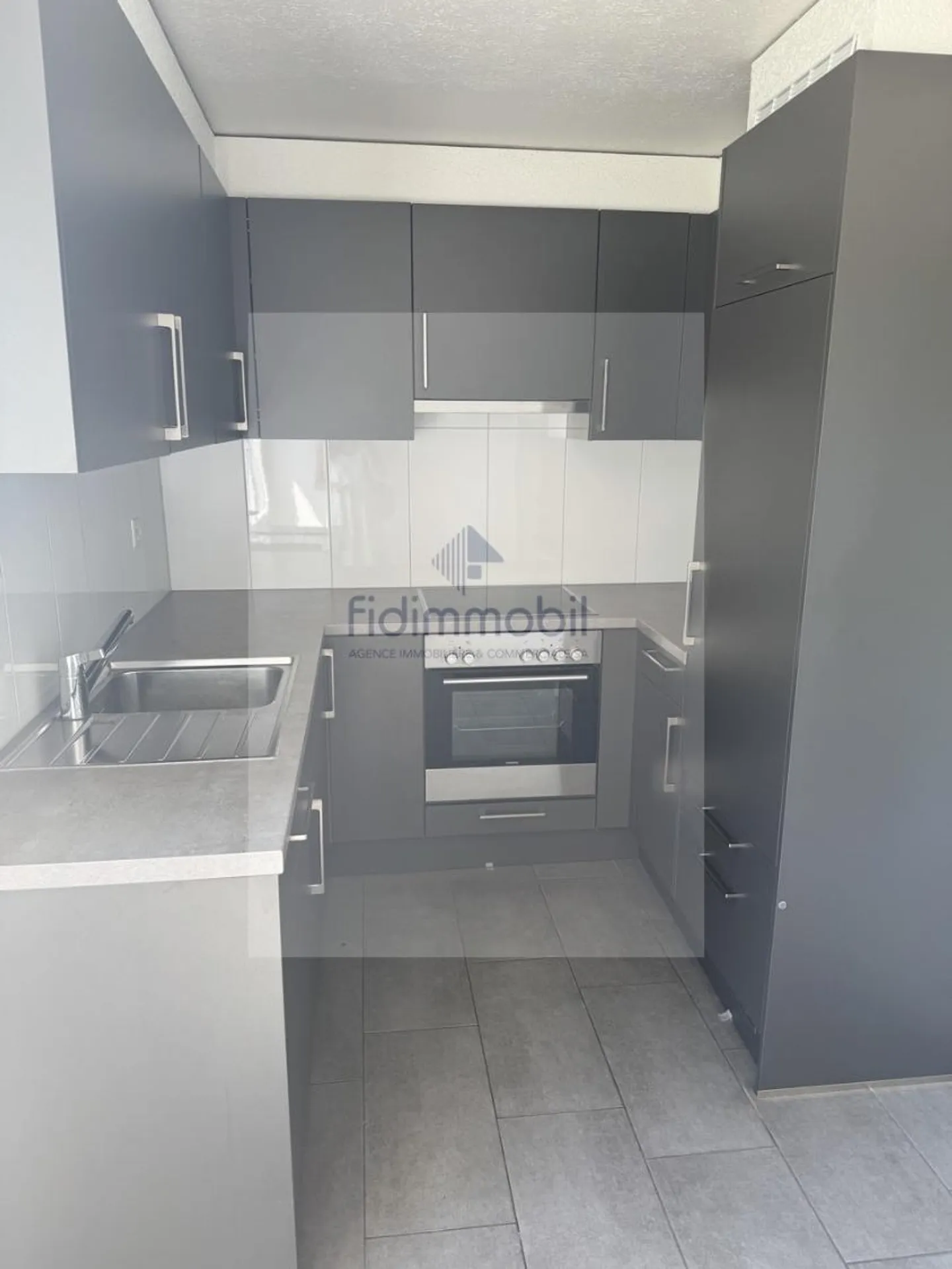 Penthouse avec 5.5 pièces et vue imprenable - Photo 9 sur 9